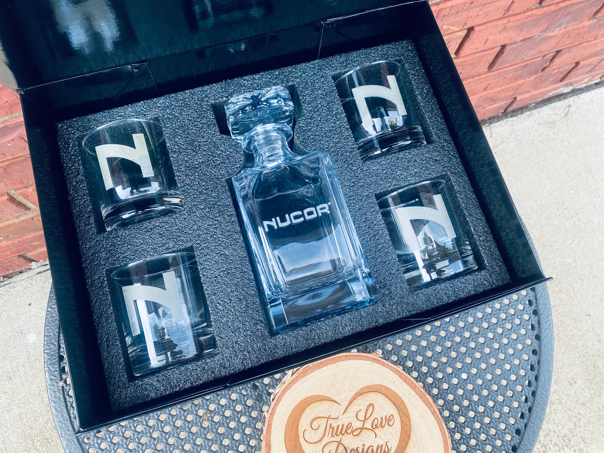 Personalized Whiskey Decanter Set with Luxury Gift Box , Gifts for Him –  TrueLove Designs Shop